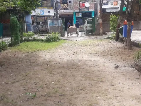 वरिष्ठ नागरिक व अन्य पार्कों की सफाई — 3
