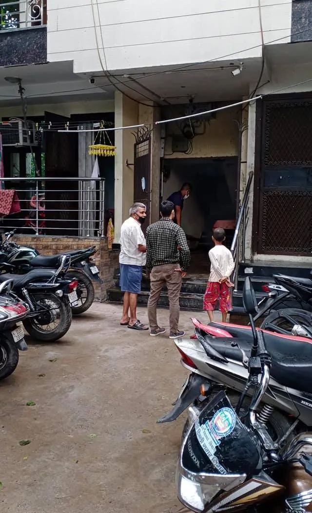 भगवान नगर चौक की मार्किट व जीवन नगर में एंटी मलेरिया फॉगिंग — तस्वीर 1 में से 14