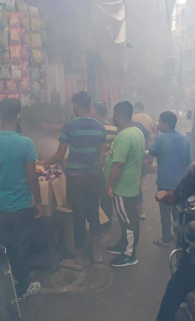 भगवान नगर चौक की मार्किट व जीवन नगर में एंटी मलेरिया फॉगिंग — तस्वीर 6 में से 14