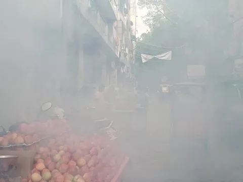 भगवान नगर चौक की मार्किट व जीवन नगर में एंटी मलेरिया फॉगिंग — 13