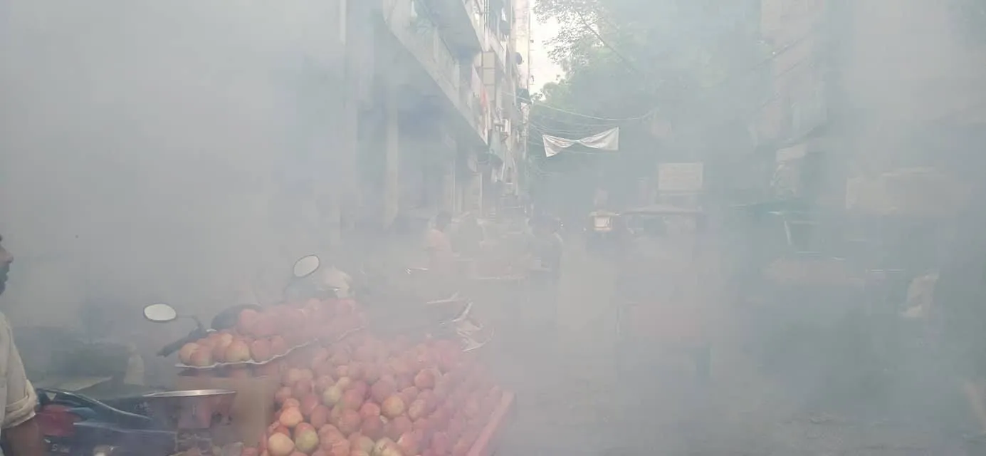 भगवान नगर चौक की मार्किट व जीवन नगर में एंटी मलेरिया फॉगिंग — तस्वीर 13 में से 14