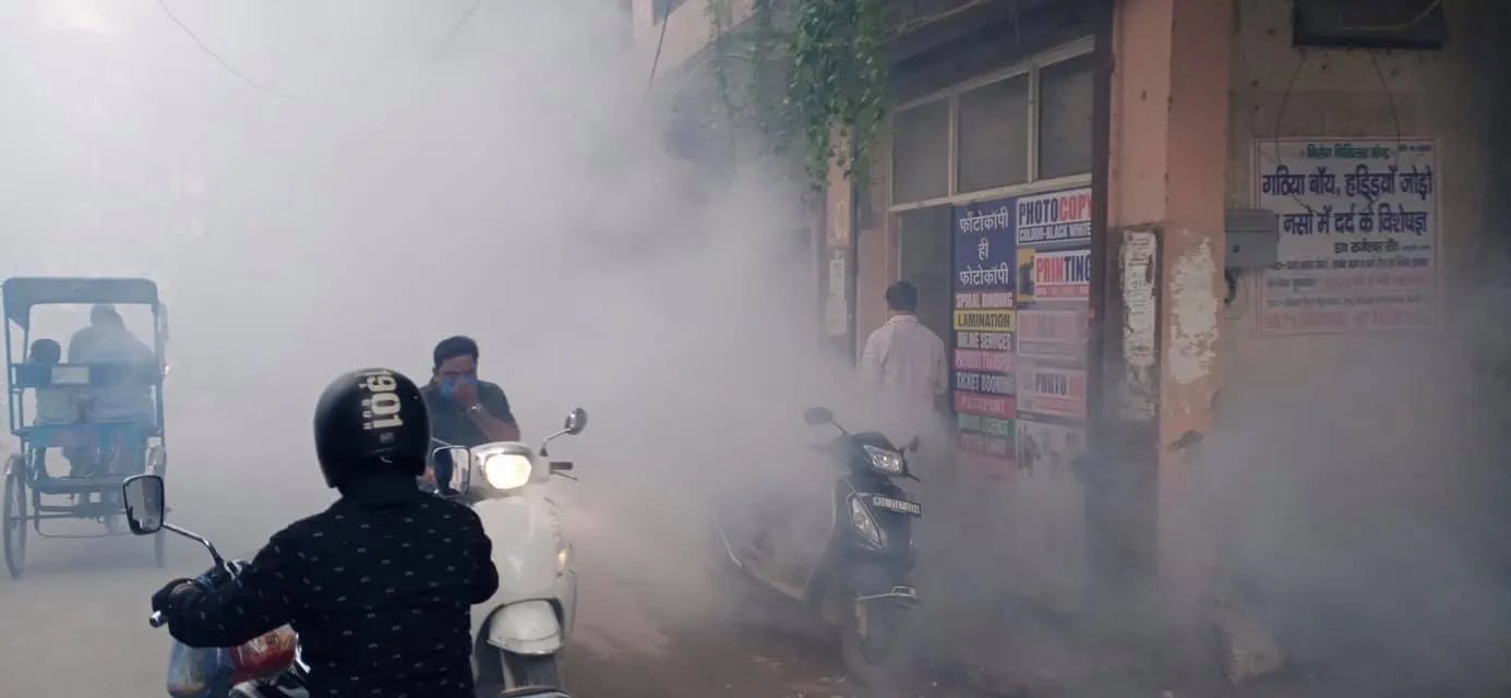 सनलाइट कॉलोनी–2 व मद्रासी कॉलोनी में एंटी मलेरिया फॉगिंग — तस्वीर 1 में से 11