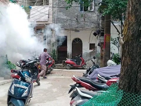 सनलाइट कॉलोनी–2 व मद्रासी कॉलोनी में एंटी मलेरिया फॉगिंग — 3