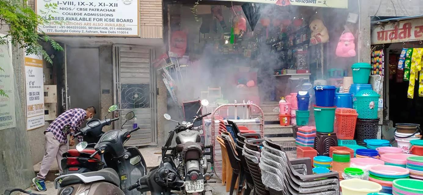 सनलाइट कॉलोनी–2 व मद्रासी कॉलोनी में एंटी मलेरिया फॉगिंग — तस्वीर 4 में से 11