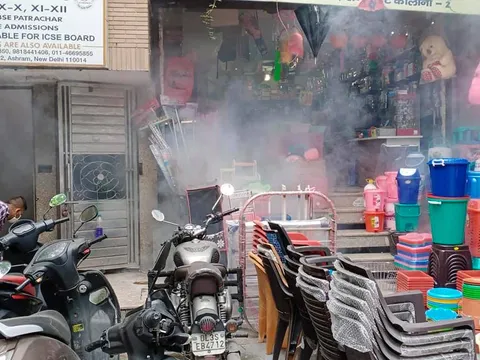 सनलाइट कॉलोनी–2 व मद्रासी कॉलोनी में एंटी मलेरिया फॉगिंग — 4