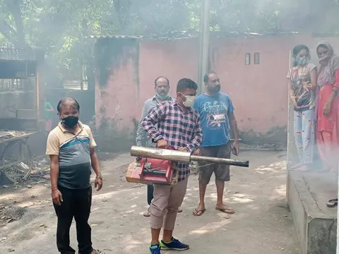 सनलाइट कॉलोनी–2 व मद्रासी कॉलोनी में एंटी मलेरिया फॉगिंग — 7