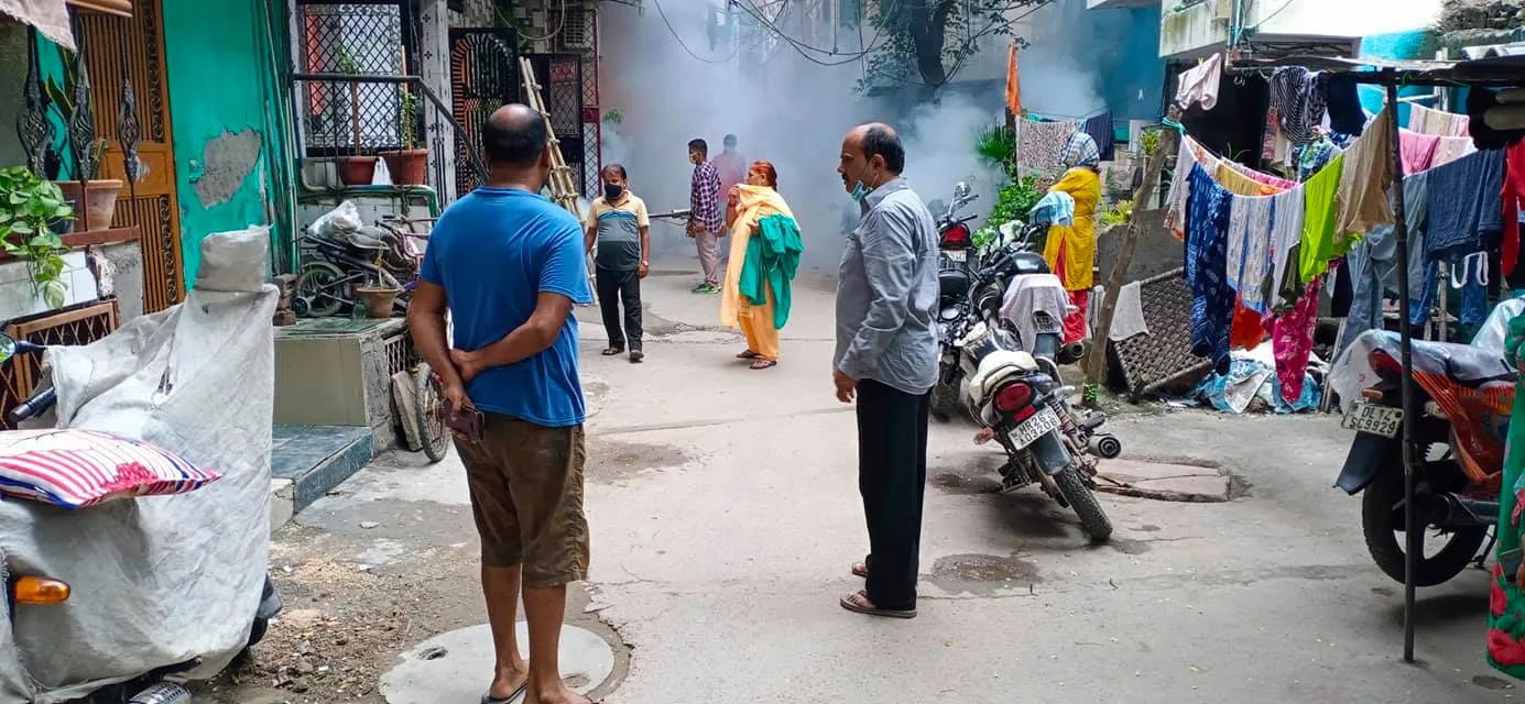 सनलाइट कॉलोनी–2 व मद्रासी कॉलोनी में एंटी मलेरिया फॉगिंग — तस्वीर 8 में से 11