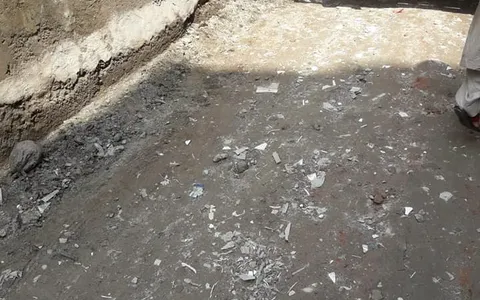 सराय काले खां रेलवे लाइन व खेड़ा देवी मंदिर रोड पर जमा मलबे की सफाई