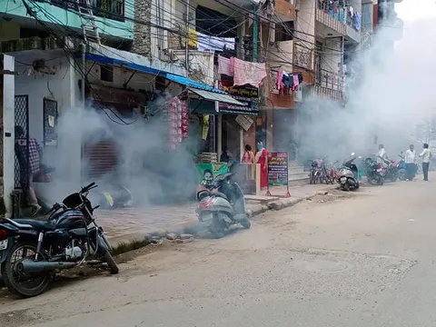 सनलाइट कॉलोनी–1 व वाल्मिकी कॉलोनी में एंटी मलेरिया फॉगिंग — 11