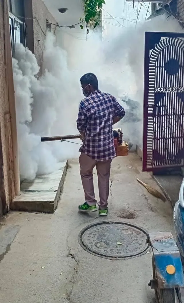 सनलाइट कॉलोनी–1 व वाल्मिकी कॉलोनी में एंटी मलेरिया फॉगिंग — तस्वीर 16 में से 18