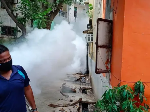 सनलाईट कॉलोनी – 1 के बाला साहेब गुरुद्वारा क्षेत्र में एंटी मलेरिया फॉगिंग — 12
