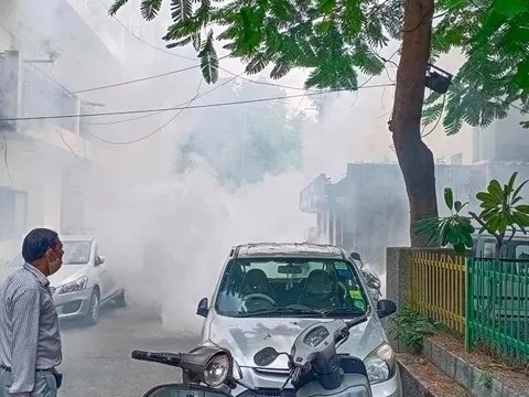 सनलाईट कॉलोनी – 1 के बाला साहेब गुरुद्वारा क्षेत्र में एंटी मलेरिया फॉगिंग — 15