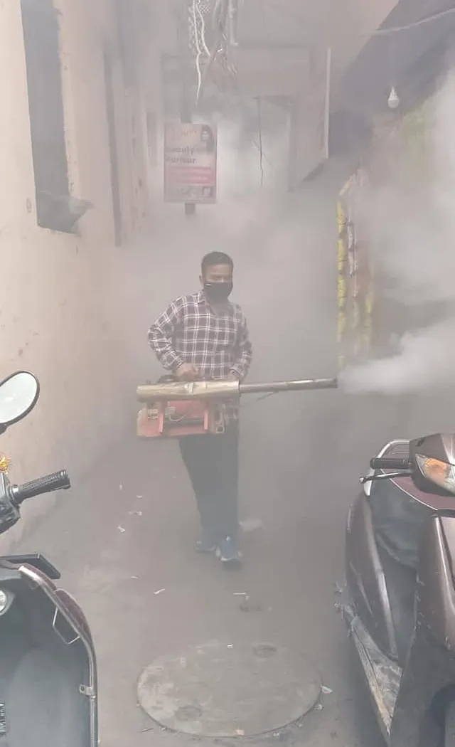 सराय काले खां चौपाल और हरिजन बस्ती में एंटी मलेरिया फॉगिंग — तस्वीर 10 में से 10