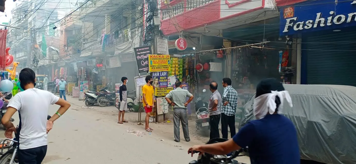 भगवान नगर व मनोकामना मंदिर क्षेत्र में एंटी मलेरिया फॉगिंग — तस्वीर 2 में से 10