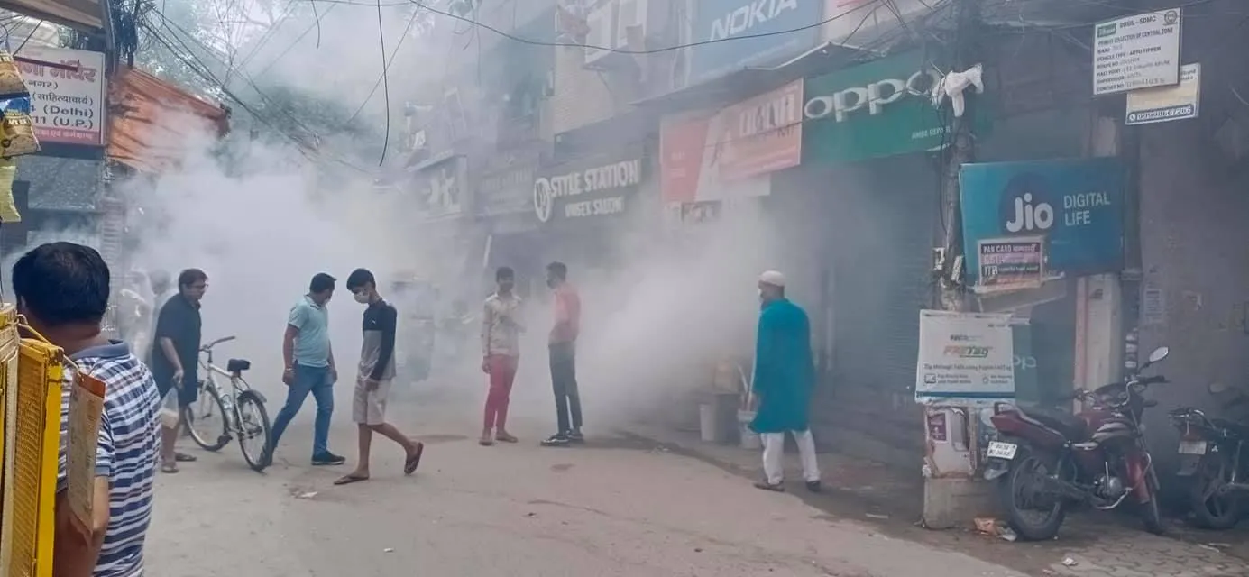 भगवान नगर व मनोकामना मंदिर क्षेत्र में एंटी मलेरिया फॉगिंग — तस्वीर 4 में से 10