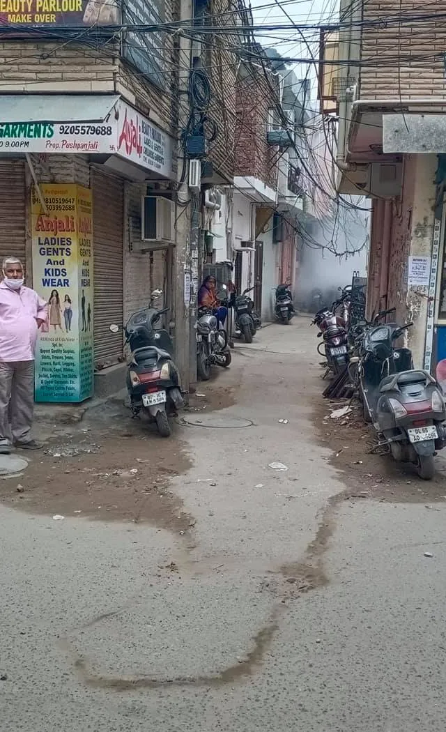भगवान नगर व मनोकामना मंदिर क्षेत्र में एंटी मलेरिया फॉगिंग — तस्वीर 6 में से 10