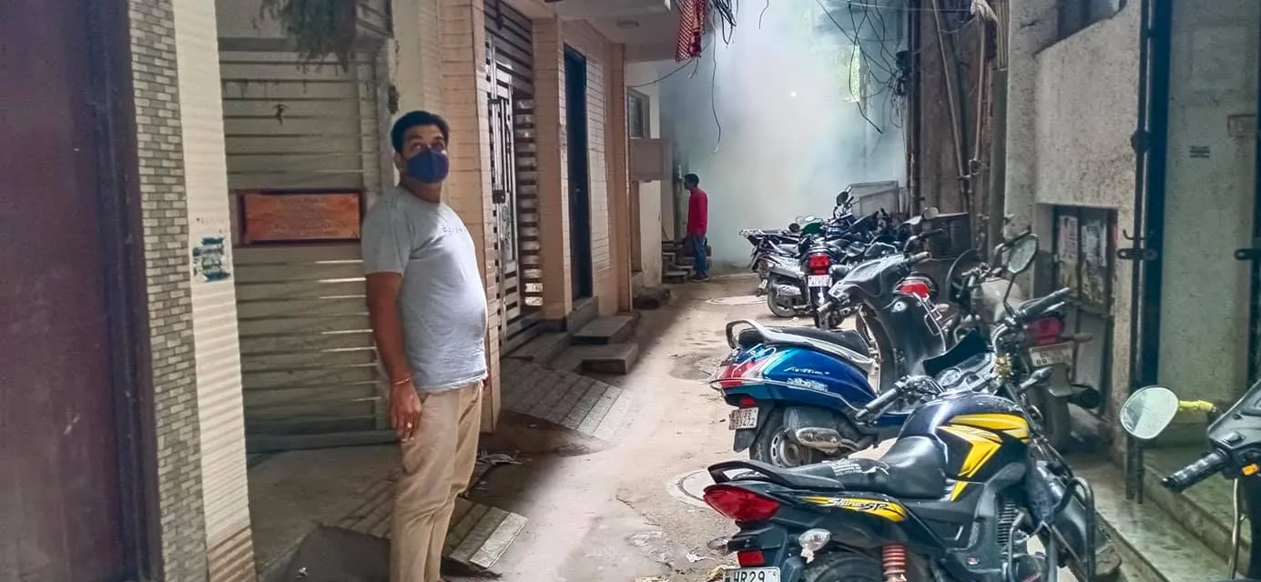 भगवान नगर व मनोकामना मंदिर क्षेत्र में एंटी मलेरिया फॉगिंग — तस्वीर 7 में से 10