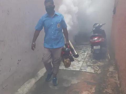 भगवान नगर व मनोकामना मंदिर क्षेत्र में एंटी मलेरिया फॉगिंग — 9