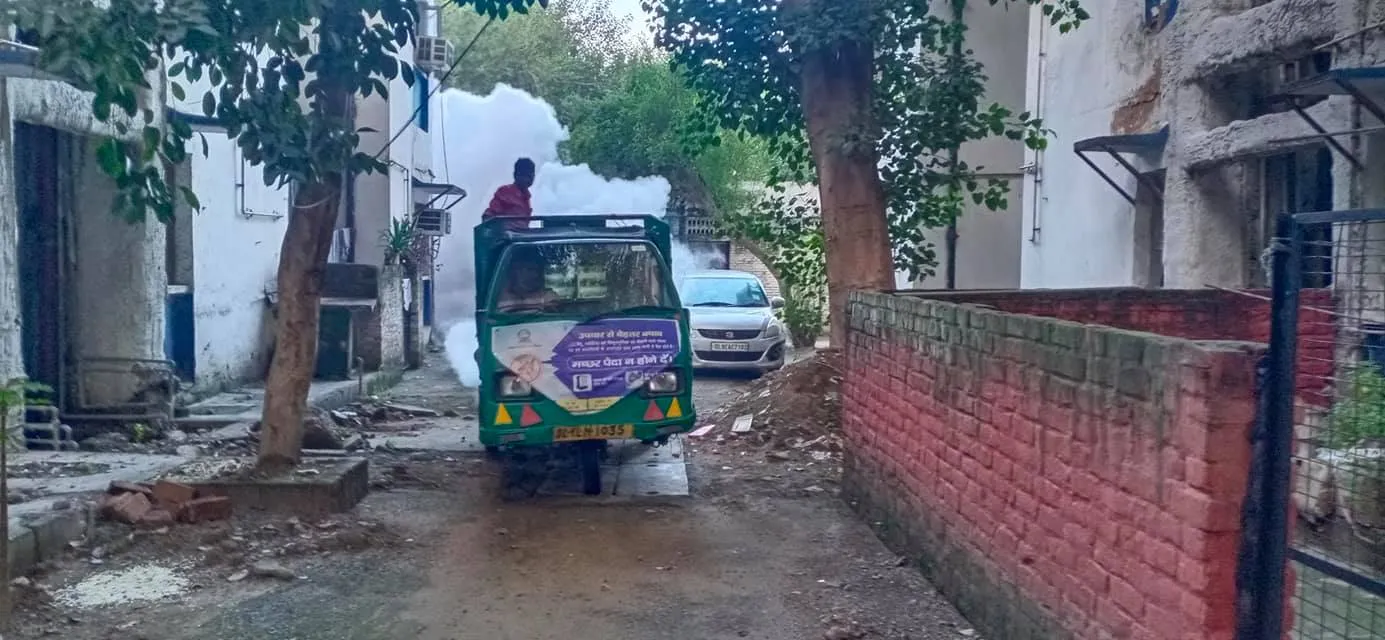 किलोकरी गांव वैष्णव मंदिर, दिल्ली विद्युत कॉलोनी व ITI कॉलोनी में एंटी मलेरिया फॉगिंग — तस्वीर 12 में से 17