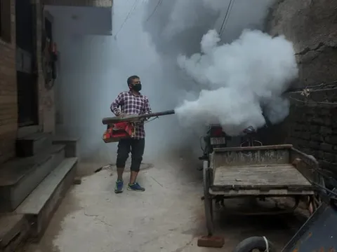 किलोकरी गांव वैष्णव मंदिर, दिल्ली विद्युत कॉलोनी व ITI कॉलोनी में एंटी मलेरिया फॉगिंग — 15
