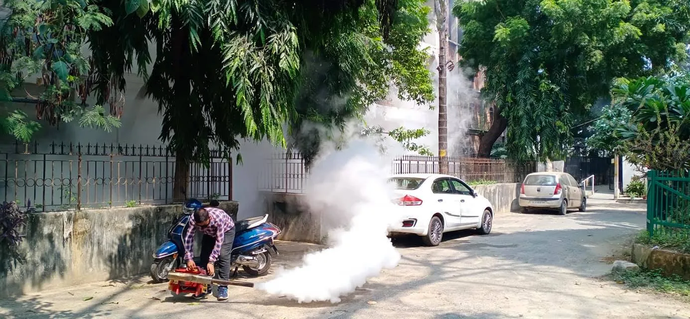 किलोकरी आटा चक्की, हिल क्वीन स्कूल व DTL कॉलोनी में एंटी मलेरिया फॉगिंग — तस्वीर 4 में से 14