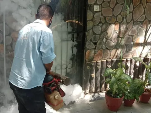 RWA पॉकेट B, सिद्धार्थ एक्सटेंशन द्वारा फॉगिंग के लिए पार्षद का धन्यवाद — 2
