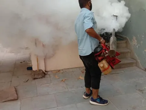 RWA पॉकेट B, सिद्धार्थ एक्सटेंशन द्वारा फॉगिंग के लिए पार्षद का धन्यवाद — 7