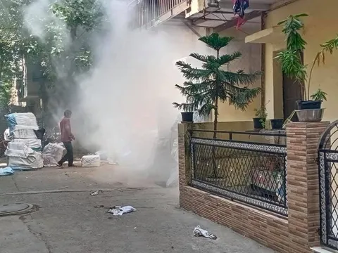 सराय काले खां के DDA फ्लैट में एंटी मलेरिया फॉगिंग