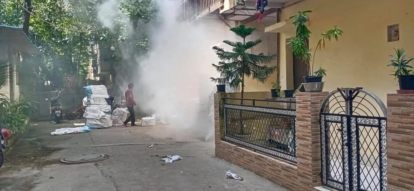 सराय काले खां के DDA फ्लैट में एंटी मलेरिया फॉगिंग — तस्वीर 1 में से 11