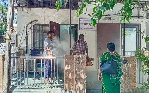 सराय काले खां के DDA फ्लैट में एंटी मलेरिया फॉगिंग