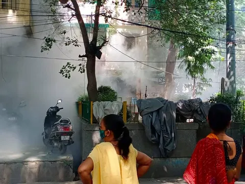 सराय काले खां के DDA फ्लैट में एंटी मलेरिया फॉगिंग — 4