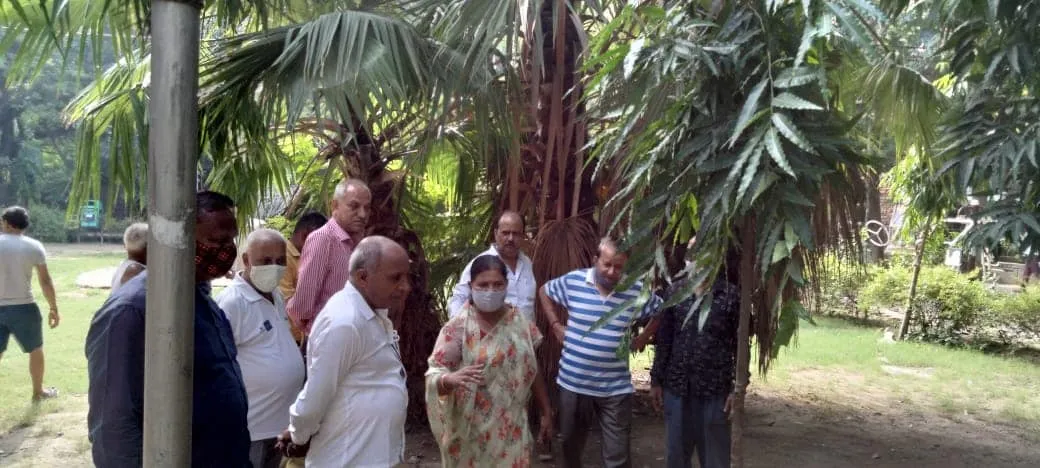 सनलाइट कॉलोनी नं 2 के गोवर्धन पार्क व कोली कैम्प में दौरा — तस्वीर 4 में से 10