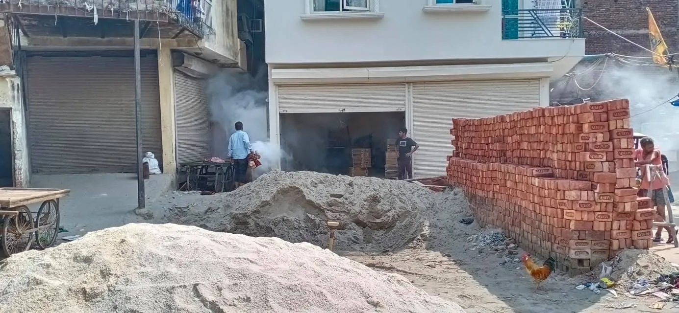सिद्धार्थ एनक्लेव व शालीमार सिनेमा के पीछे एंटी मलेरिया फॉगिंग — तस्वीर 2 में से 10