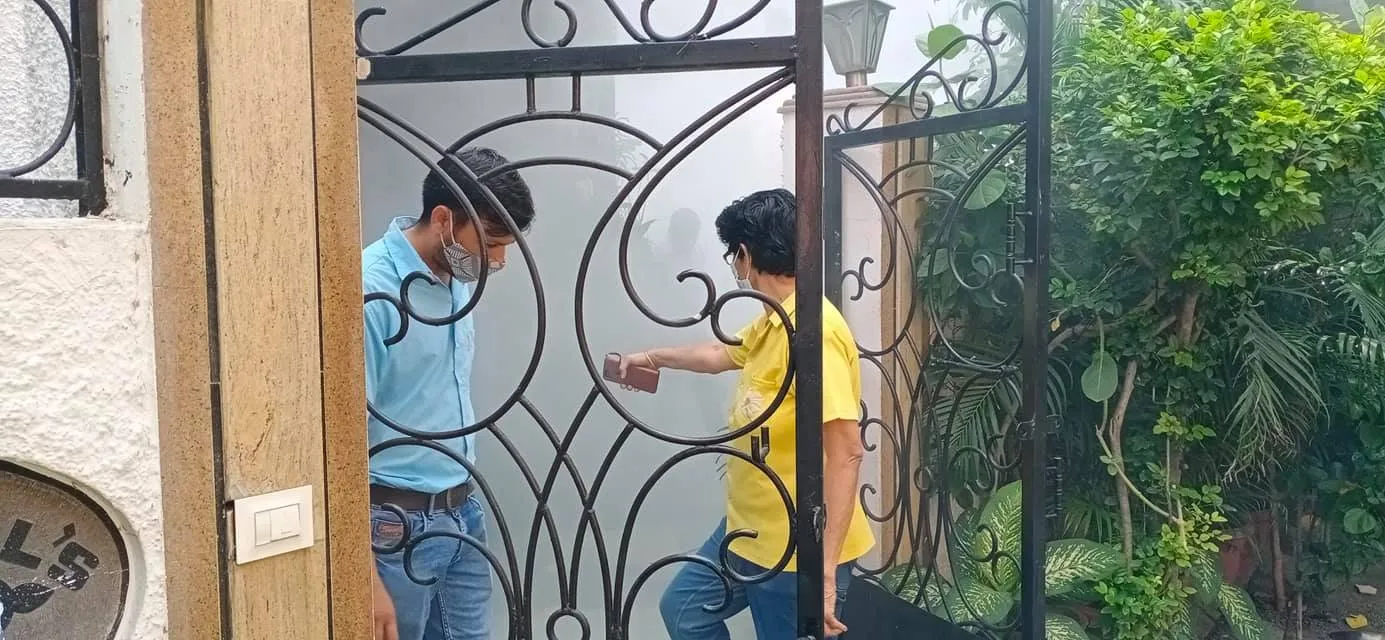 सिद्धार्थ एनक्लेव व शालीमार सिनेमा के पीछे एंटी मलेरिया फॉगिंग — तस्वीर 8 में से 10