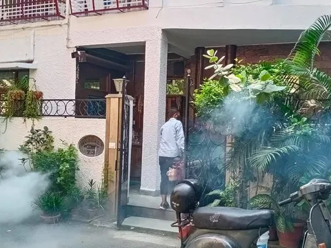 सिद्धार्थ एनक्लेव व शालीमार सिनेमा के पीछे एंटी मलेरिया फॉगिंग — 10