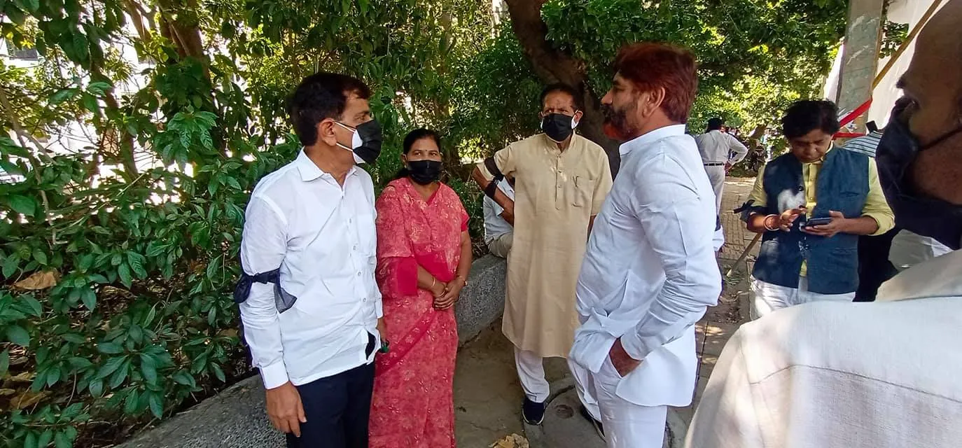 लखीमपुर किसान हत्याकांड के विरोध में मौन सत्याग्रह — तस्वीर 4 में से 4