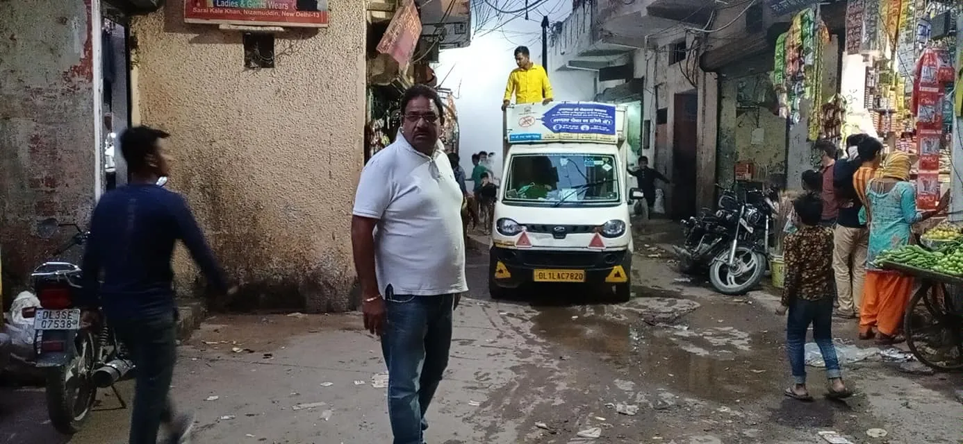 सराय काले खां में टीफा मशीन द्वारा एंटी मलेरिया फॉगिंग — तस्वीर 3 में से 12