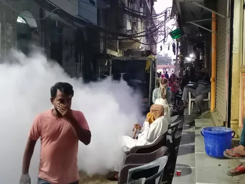 सराय काले खां में टीफा मशीन द्वारा एंटी मलेरिया फॉगिंग — 4