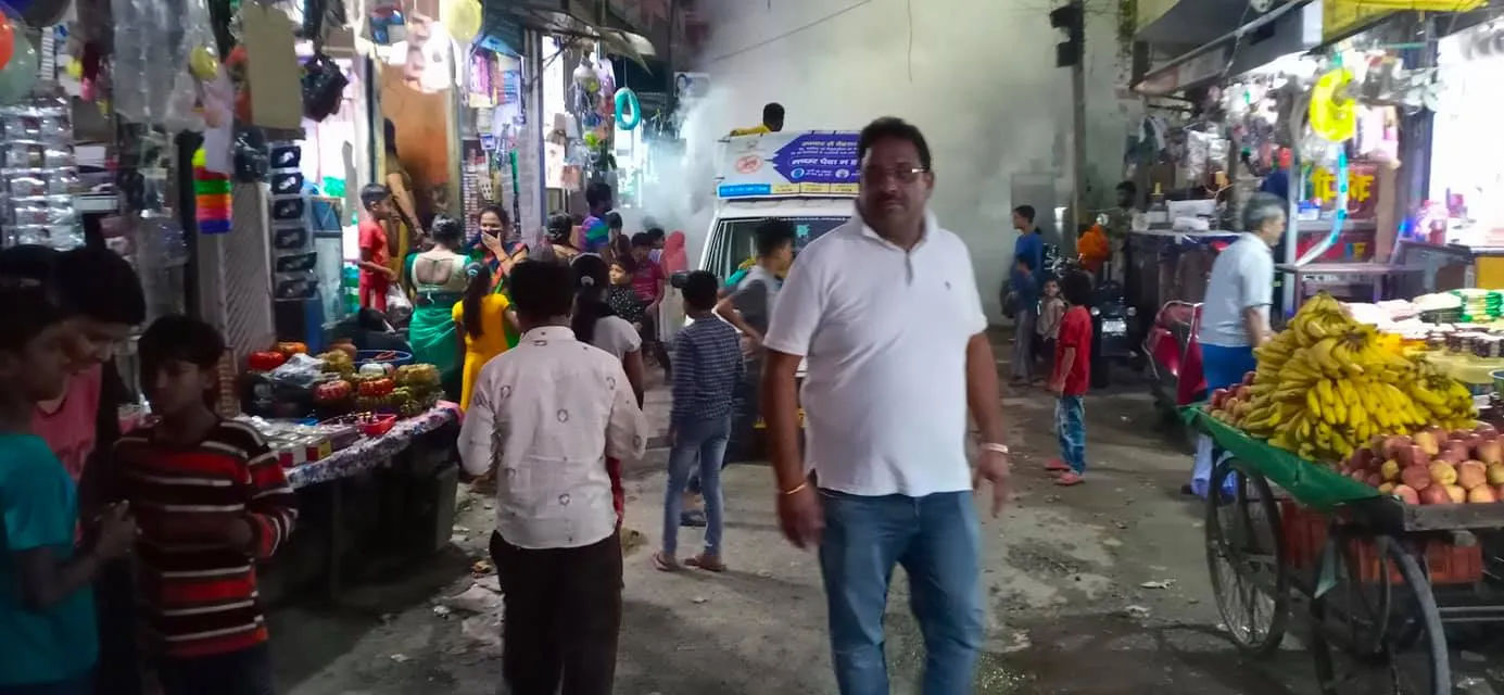 सराय काले खां में टीफा मशीन द्वारा एंटी मलेरिया फॉगिंग — तस्वीर 6 में से 12