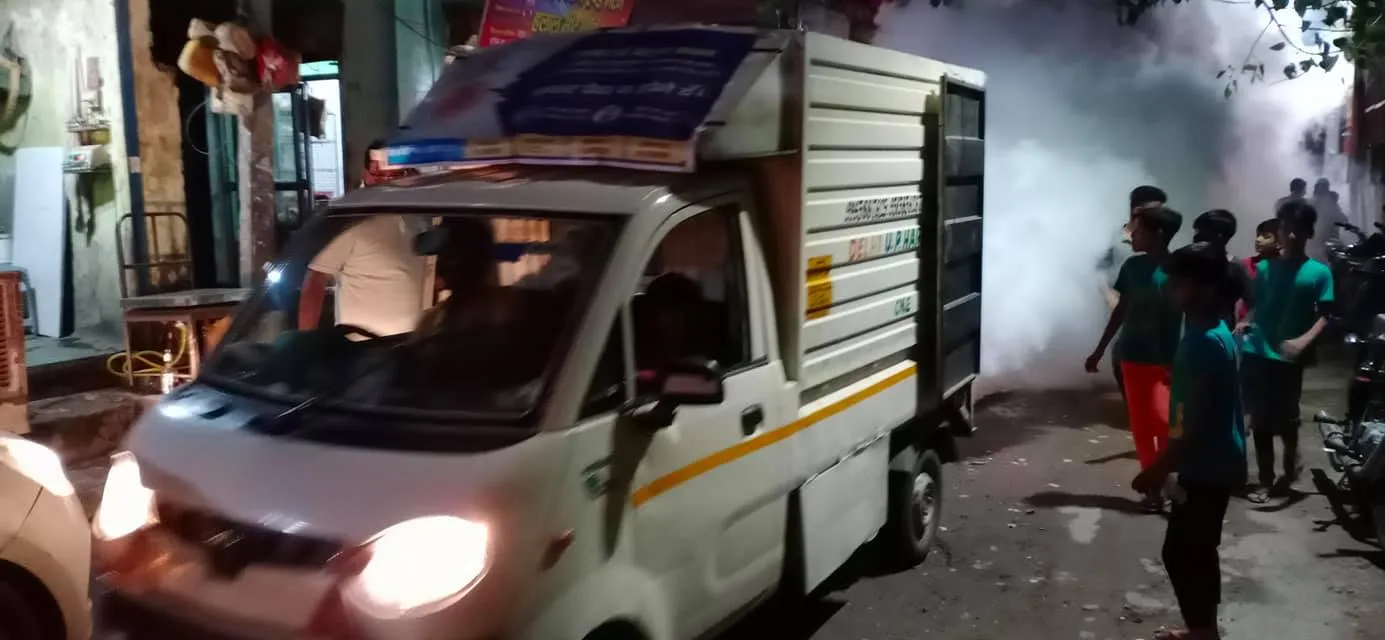 सराय काले खां में टीफा मशीन द्वारा एंटी मलेरिया फॉगिंग — तस्वीर 11 में से 12