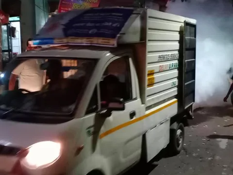 सराय काले खां में टीफा मशीन द्वारा एंटी मलेरिया फॉगिंग — 11