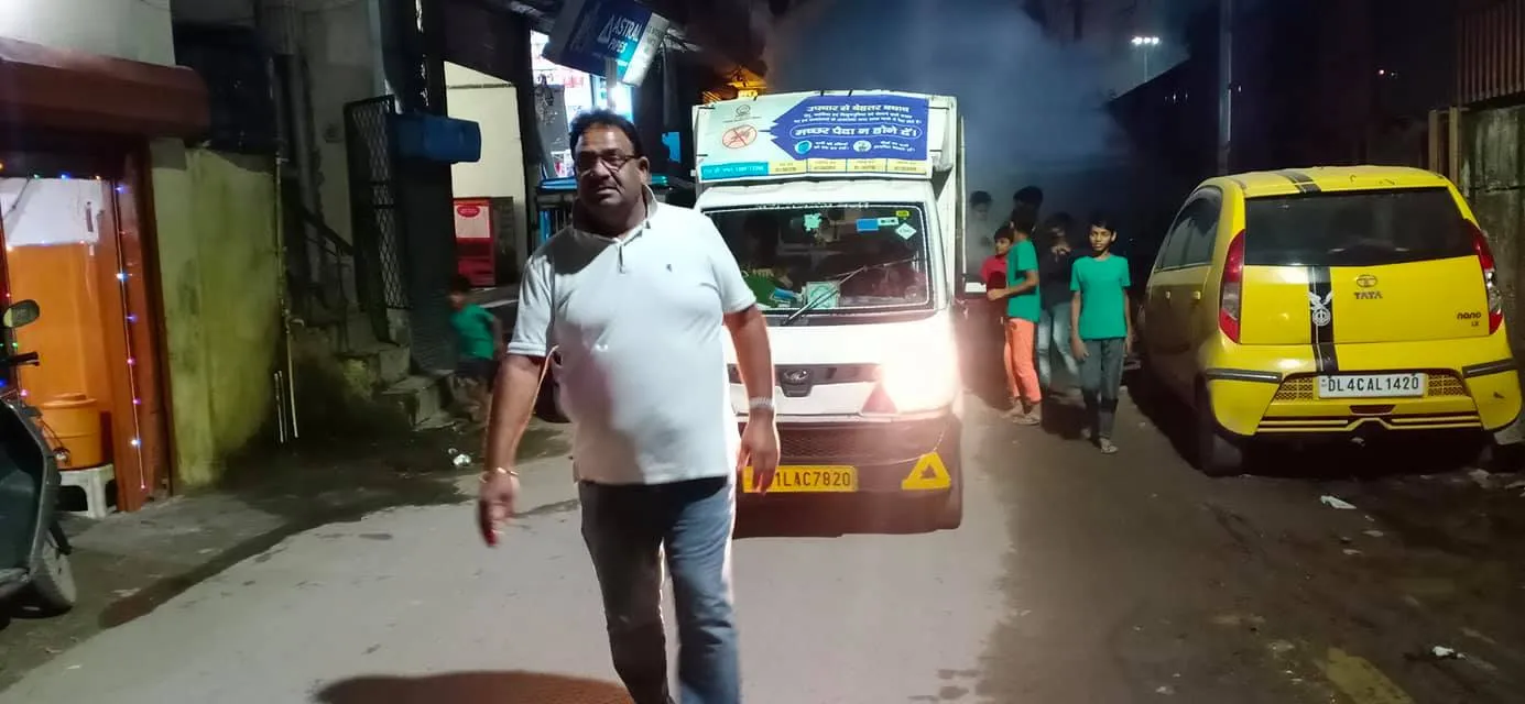 सराय काले खां में टीफा मशीन द्वारा एंटी मलेरिया फॉगिंग — तस्वीर 12 में से 12