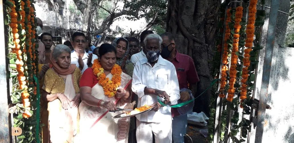 सनलाईट कॉलोनी 2 के स्टोर वाले पार्क में दीवार निर्माण का उद्घाटन — तस्वीर 3 में से 8