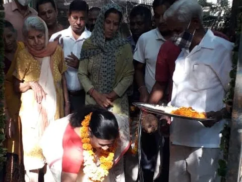 सनलाईट कॉलोनी 2 के स्टोर वाले पार्क में दीवार निर्माण का उद्घाटन — 4