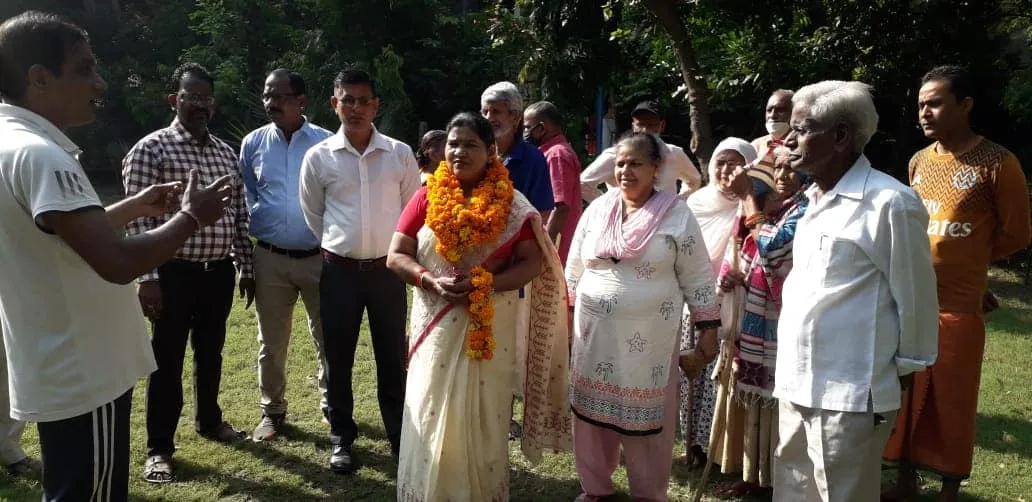 सनलाईट कॉलोनी 2 के स्टोर वाले पार्क में दीवार निर्माण का उद्घाटन — तस्वीर 8 में से 8