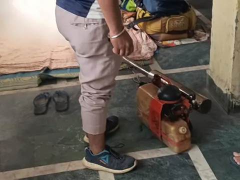 सराय काले खां व खेड़ादेवी मंदिर क्षेत्र में एंटी मलेरिया फॉगिंग — 11