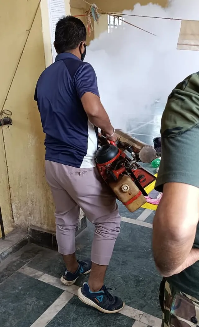 सराय काले खां व खेड़ादेवी मंदिर क्षेत्र में एंटी मलेरिया फॉगिंग — तस्वीर 12 में से 15