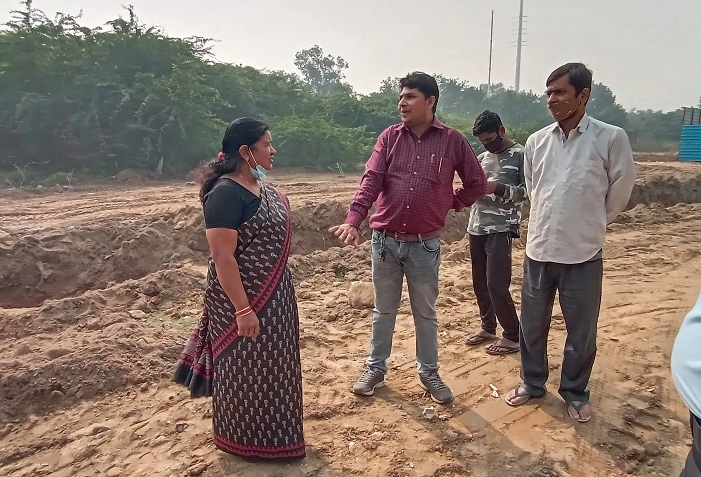 छठ पर्व हेतु लाइट व्यवस्था के लिए स्थल निरीक्षण — तस्वीर 1 में से 16