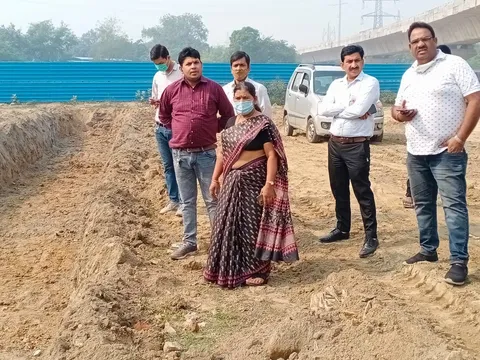 छठ पर्व हेतु लाइट व्यवस्था के लिए स्थल निरीक्षण — 4