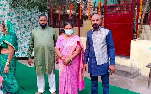 वार्ड के घाटों पर छठ पर्व की धूमधाम से पूजा